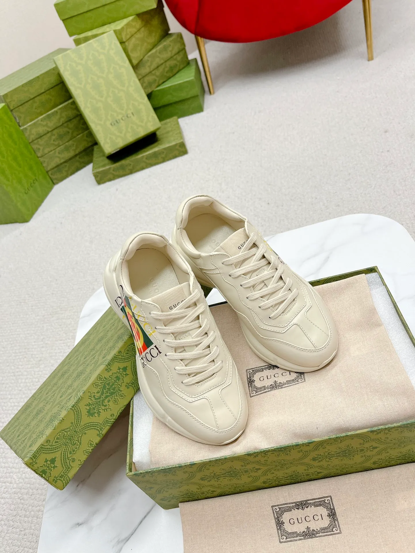 👟👟Ex-factory price 480👟👟Gucci’s top version of couples’ dad shoes series is now available! 🖤 ⚠GG couple’s dad shoes have been very popular in recent years; new colors are updated constantly; new colors are updated, and our home and counters have new ones at the same time. This classic dad shoe is popular among celebrities and Internet celebrities. Anchors and others are sure to plant grass and call ❤ Classic fashion style, distressed leather surface, 5D drawing printing; mixed surface splicing colors, etc... Original customization (off-white eco-friendly cowhide, first layer of cowhide inside), original outsole... Shiny colorful drawings embellish the sides of the shoe body, old color rubbing, package production technology, 1:1 creation / only to make the best shoes. ⚠️ Comes with high-end full package at the counter. …………………………………………………… 👑❥∙Colour: Doraemon model/Mickey Mouse model/Lip model/Donald Duck model/Anchor model/Classic red and green striped logo model/NY letter model/Rainbow letter model/Red ebony cloth model/G letter pink cloth model/North Face joint model/Little Bear model/New blue color model/New orange color model 👑❥∙Size: Women’s model 35-40 Men's 39-44